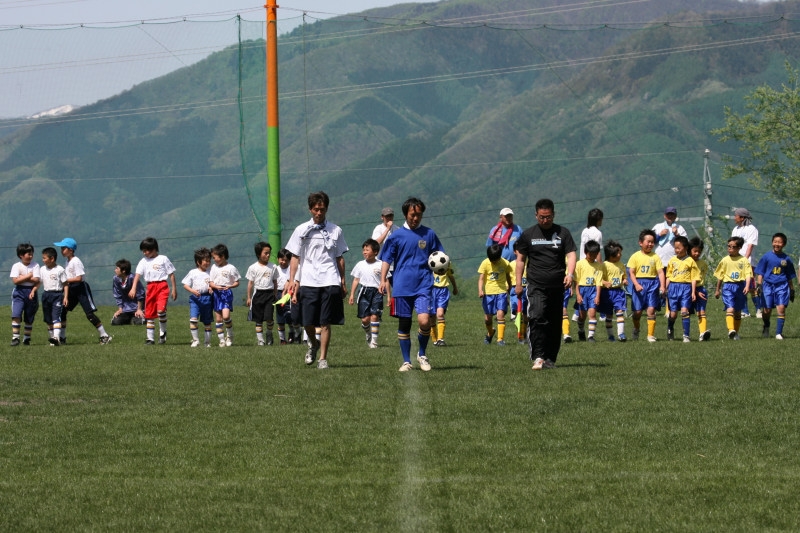 08 5 3 長野ｆｃ 長野少年サッカークラブ 木 島 平 合 宿 月 日 平成２０年５月３日 ５日 場 所 木島平村 長野県下高井郡 小学３年生の選手たちは お兄ちゃんたち小学６ ５ ４年生たちと一緒に合宿を行いました ホテルレイジャントに宿泊し